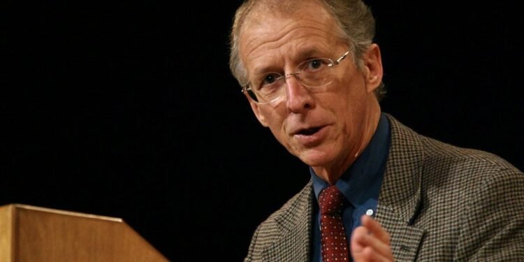 John Piper alerta: “Hasta una pequeña embriaguez puede afectar tu comunión con Dios”